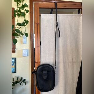 Divina Firenze pebble leather crossbody